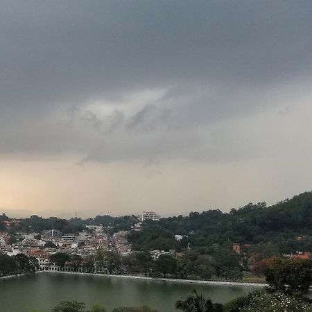 Che'S Villa Kandy Esterno foto